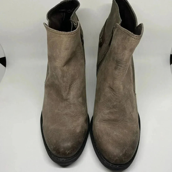 Shoemint Taupe Zip Back Stacked Heel Western Faux Leather Ankle Boots Size 8.5 - Picture 9 of 9